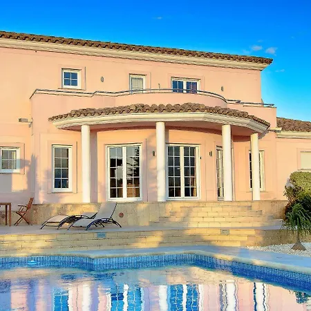 Villa Mundo